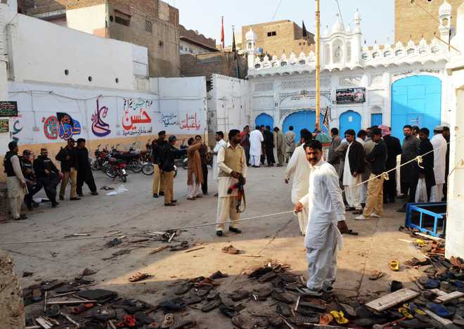 40 killed in Pakistan mosque blast