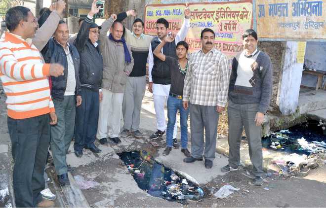 Jwalapur residents protest filthy, unhygienic conditions