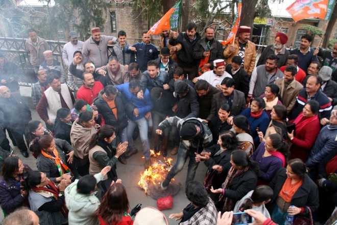 BJP activists burn CM’s effigy