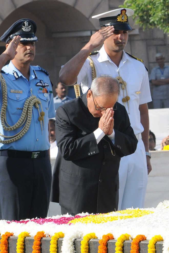 Nation pays homage to Mahatma on 146th birth anniversary - The Tribune