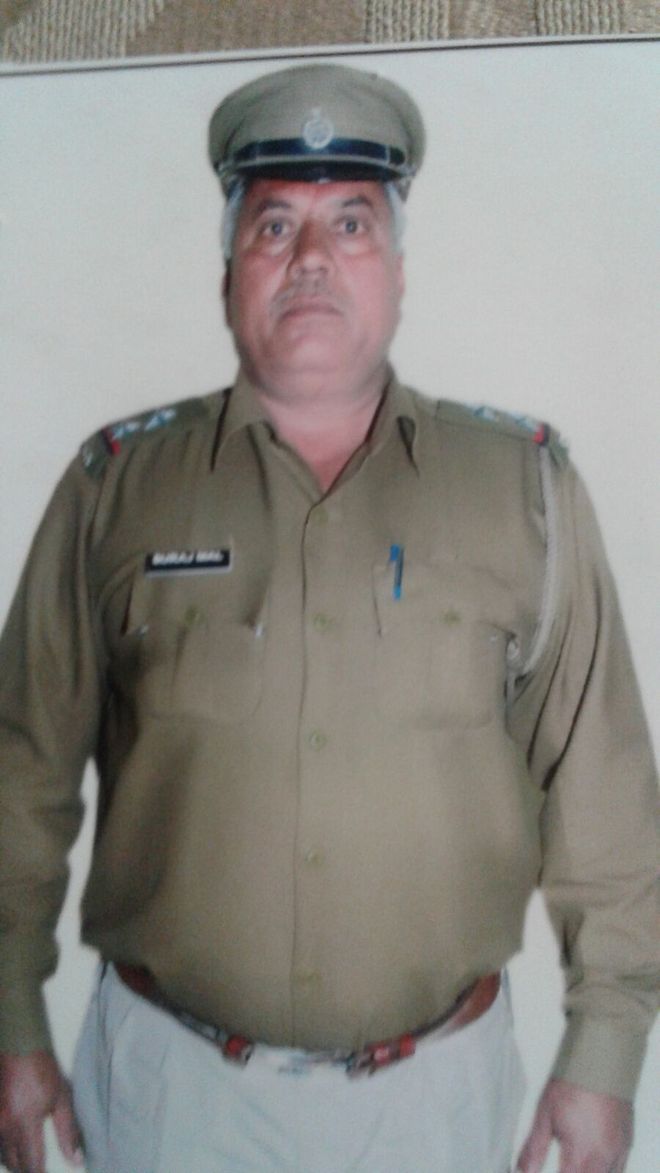 sub inspector dress photo