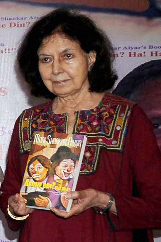 Author Nayantara returns her award over ‘curbs on dissent’