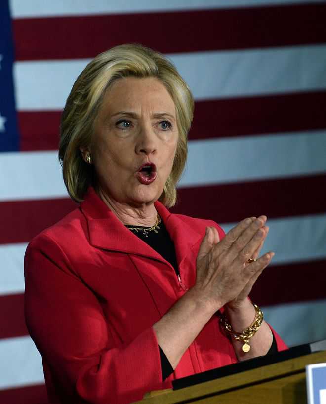 Hillary Clinton heckled at Hispanic Caucus event