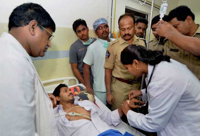 Fasting Jagan''s health deteriorates; hospitalised
