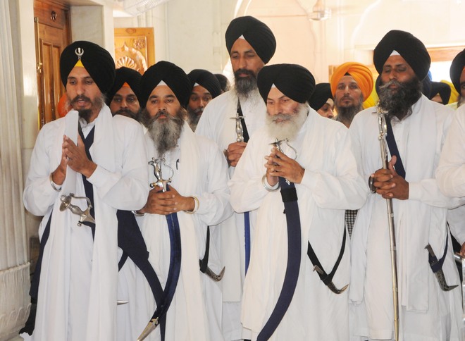 Panj Pyaras ask high priests to resign : The Tribune India