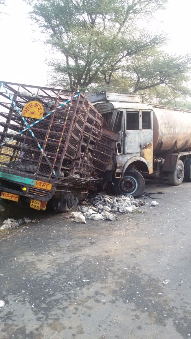Four charred as canter, truck collide in Bhiwani