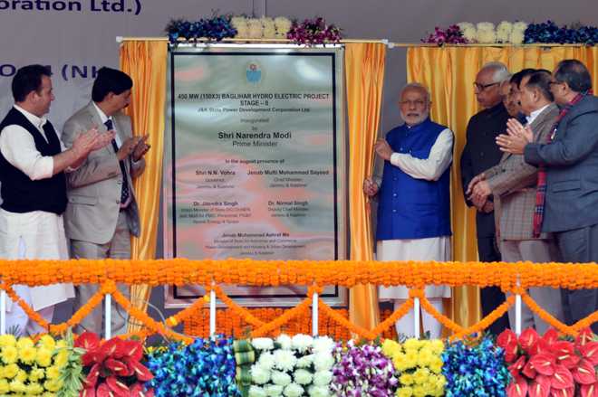 PM dedicates 450 MW Baglihar power project to nation