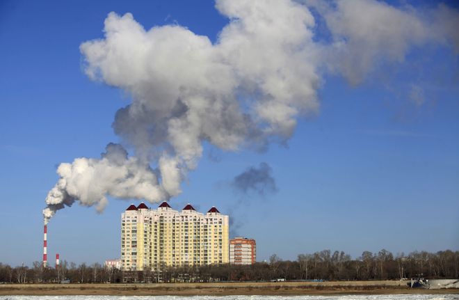 Global carbon pricing off menu at Paris climate talks: Experts