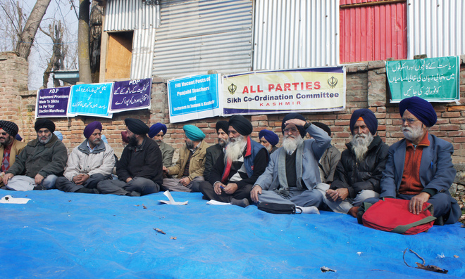 Sikhs demand package, minority status