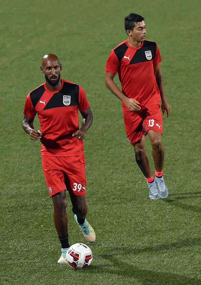 Anelka eyes 13th club after Mumbai dejection