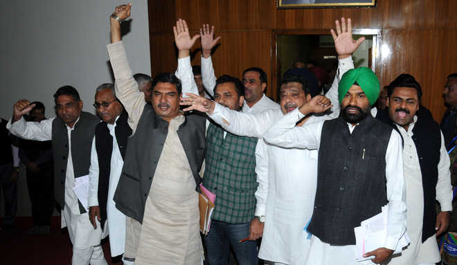 Minister-SP spat, paddy rock Haryana Assembly for second day