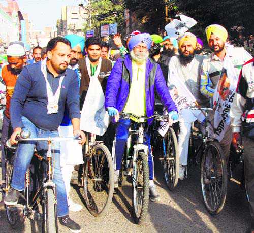 Phoolka seeks apology from Amarinder for clean chit to Tytler