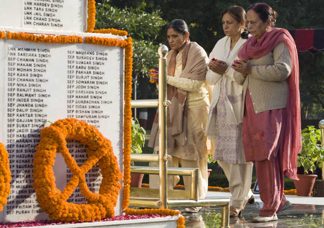 Tributes Paid To 1971 War Heroes At Chandimandir : The Tribune India