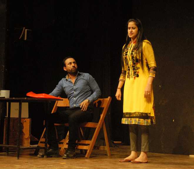 Punjabi film actors turn stage performers with ‘Kissa Viyah Da’
