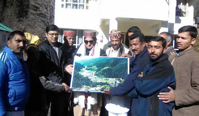 Minister urged to open college at Barot