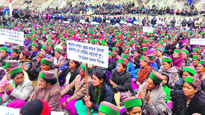 Tribals stage massive protest in Tapri