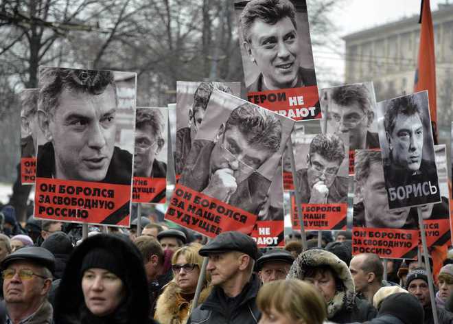 Russians march in memory of murdered Kremlin critic