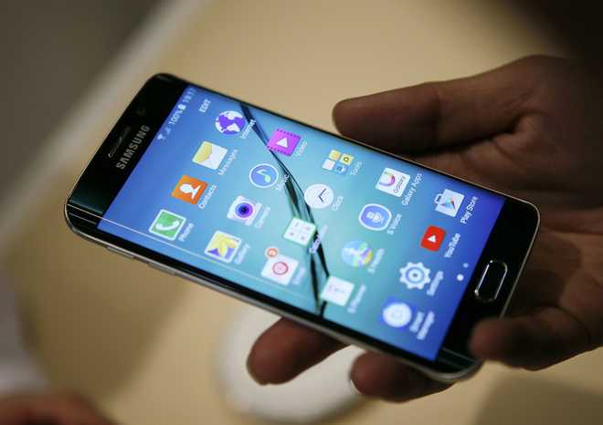 Samsung unveils Galaxy S6 range