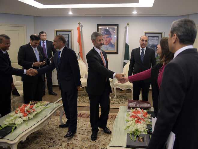 Jaishankar meets Pak''s Foreign Secretary