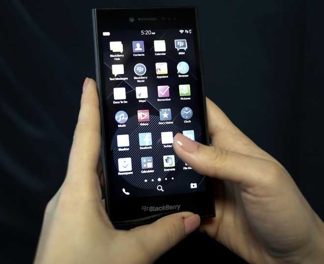 Leap, BlackBerry''s new mid-market phone