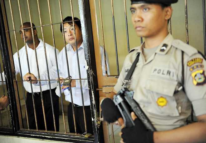 Oz drug convicts face Indonesian firing squad