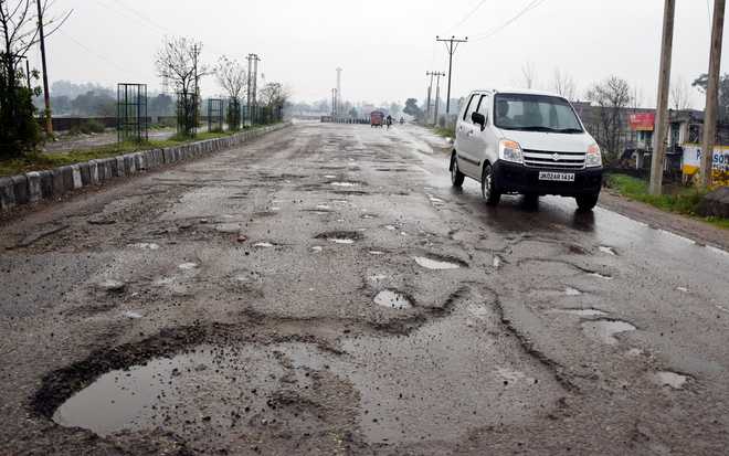 Dilapidated roads pose threat to commuters - The Tribune