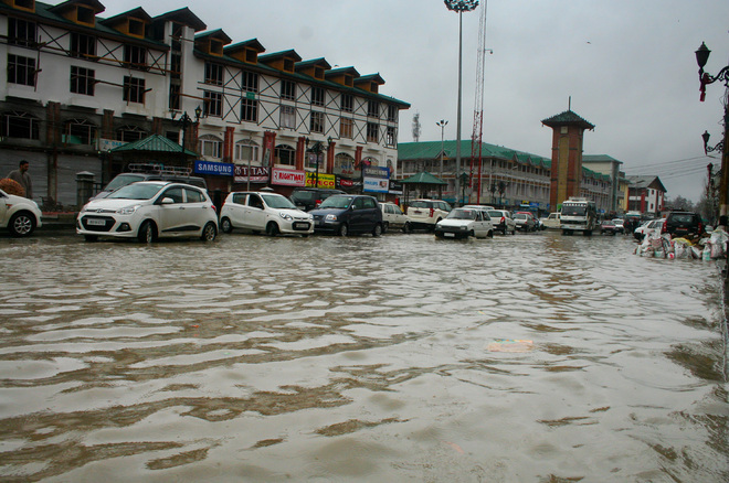 Incessant rain causes panic in Valley