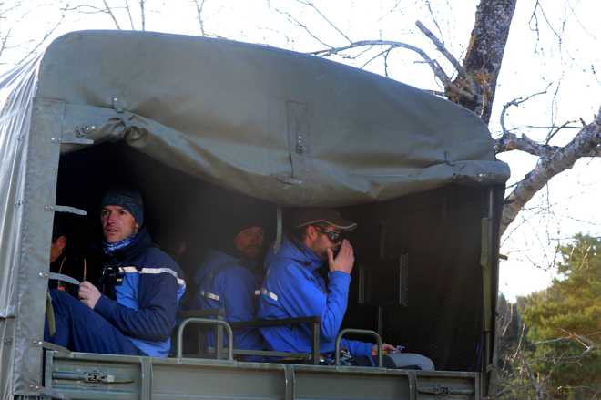 Search teams use new road to reach Germanwings crash site