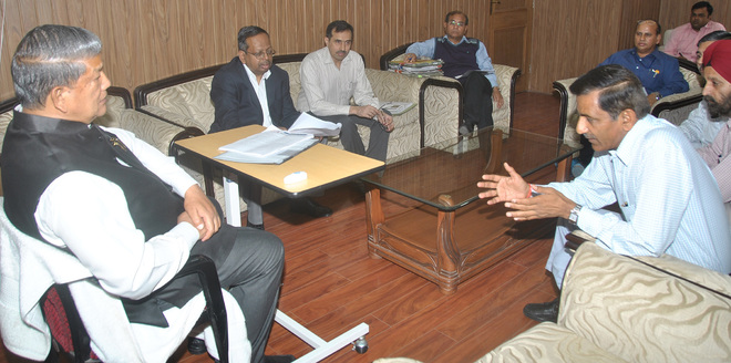 Appoint nodal officer for Rishikesh to Karnprayag rail project: CM