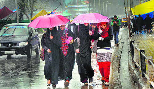 Govt issues pre-evacuation plan as fresh rain lashes Valley