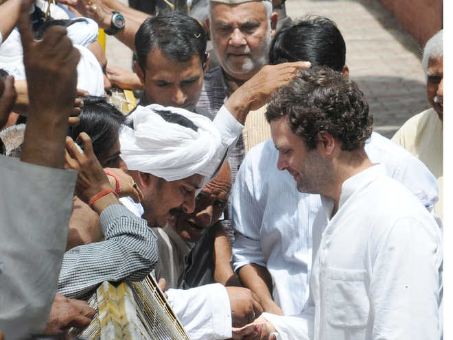 Rahul back to work; meets farmers in Delhi