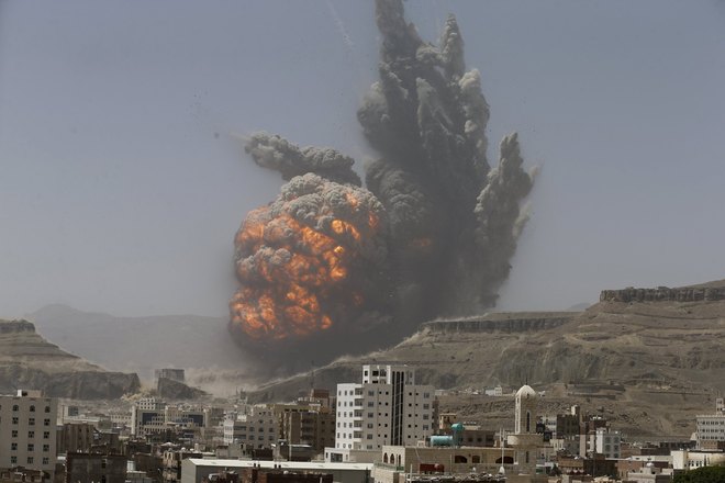 Air strike on missile base in Yemeni capital kills 15