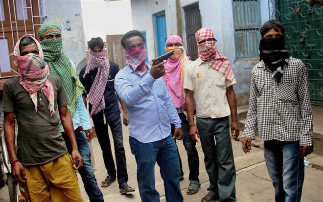 Violence hits Bengal civic polls, 1 dead