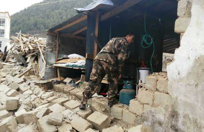 12 dead as Nepal quake jolts neighbouring Tibet