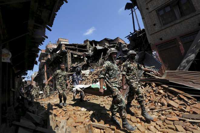 Nepal Pm Puts Quake Toll At 10 000 Says Rescue Ops Not Effective The Tribune India