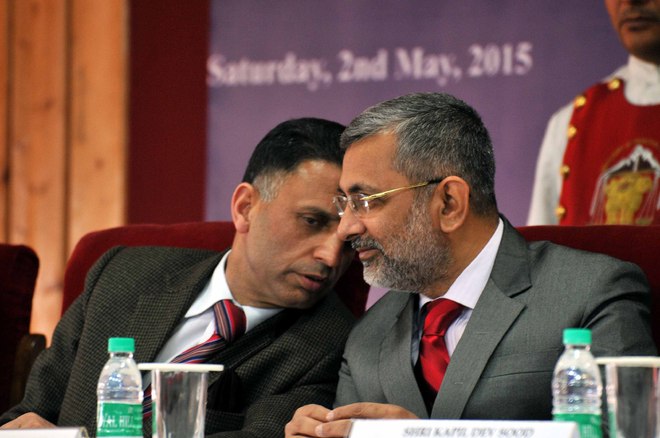 EVMs to have photos of candidates: Justice Kurian