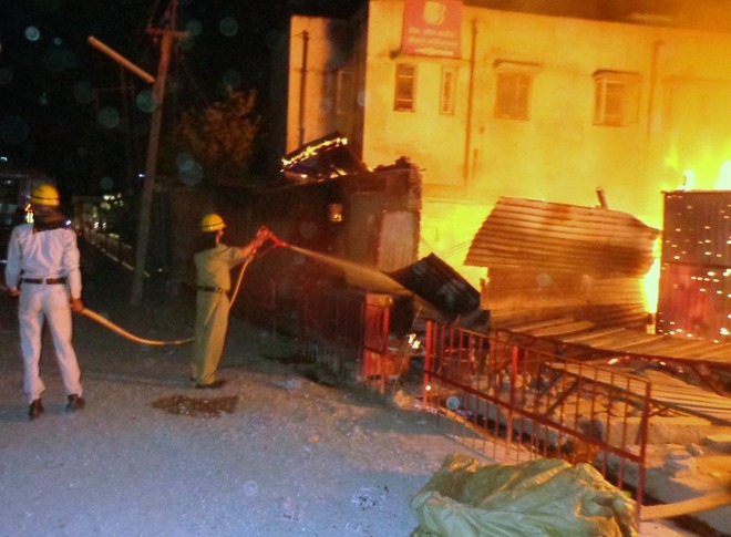 Three kiosks gutted by fire at Nurpur