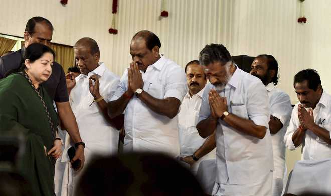 Jayalalithaa sworn in as Tamil Nadu Chief Minister