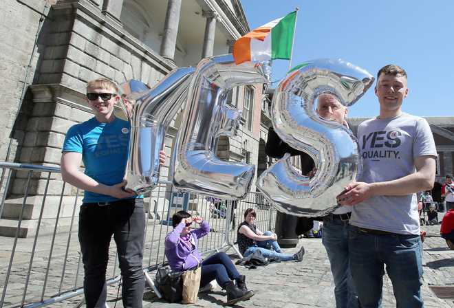 Ireland backs gay marriage in historic vote, say ministers