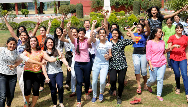Girls outshine boys in CBSE Class XII results
