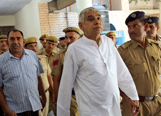 Complainant: Rampal aides pressing me to withdraw case