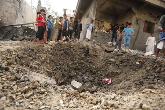 Saudi-led air strikes hit Yemeni capital, 36 dead