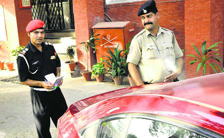 Stopped for challan, Lt Col punches policeman, held