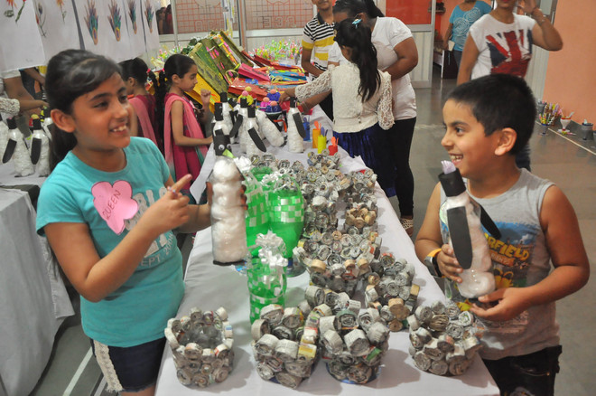 Students take a break from gadgets - The Tribune