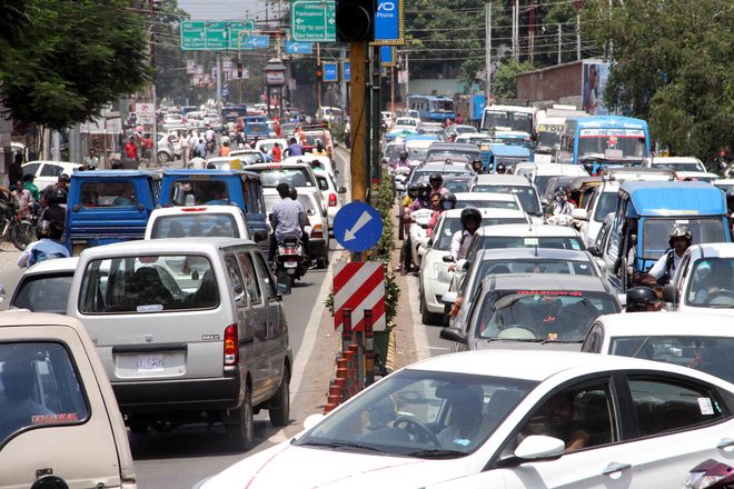 Protesters paralyse traffic in Doon