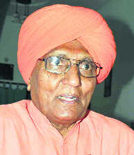 Kejriwal should give up politics of confrontation: Swami Agnivesh