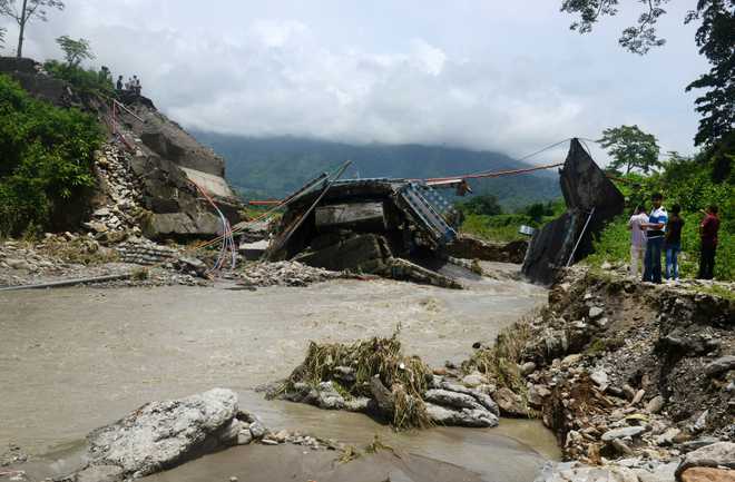 38 killed in Darjeeling landslides