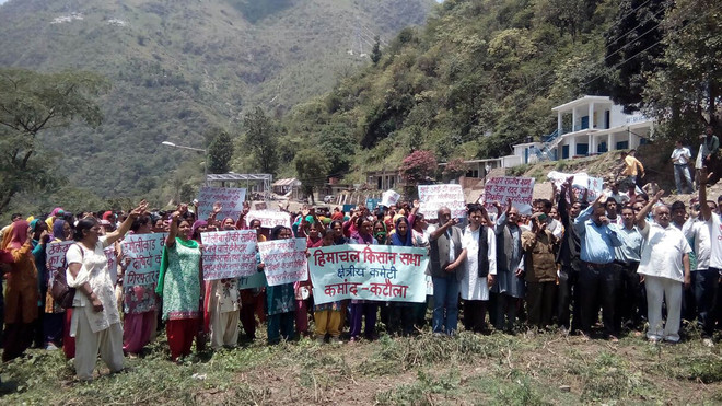Labour unions protest firing at IIT-Mandi workers