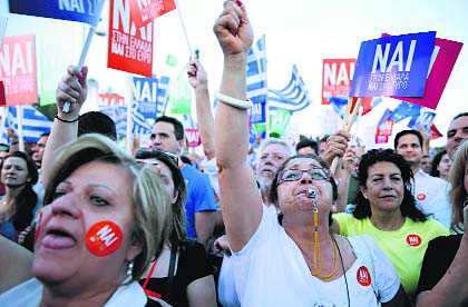 Greeks deeply divided as they head for referendum