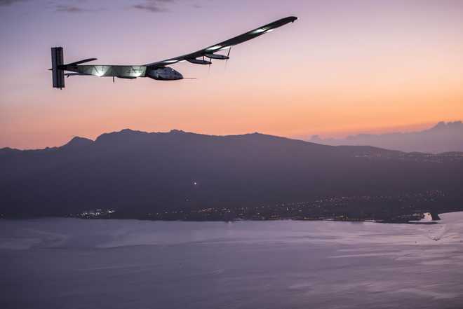 Solar Impulse arrives in Hawaii, completes historic flight